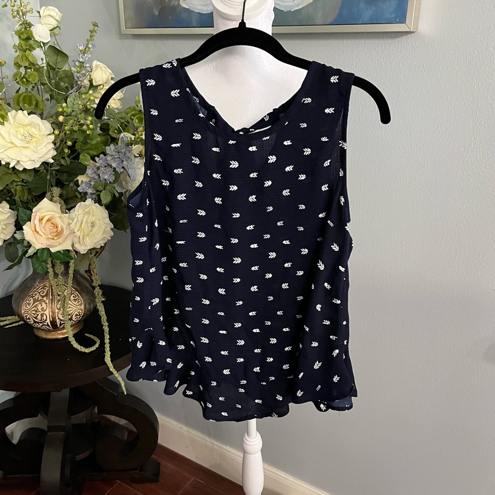 Extra Small navy blue and white top. 100% polyester.